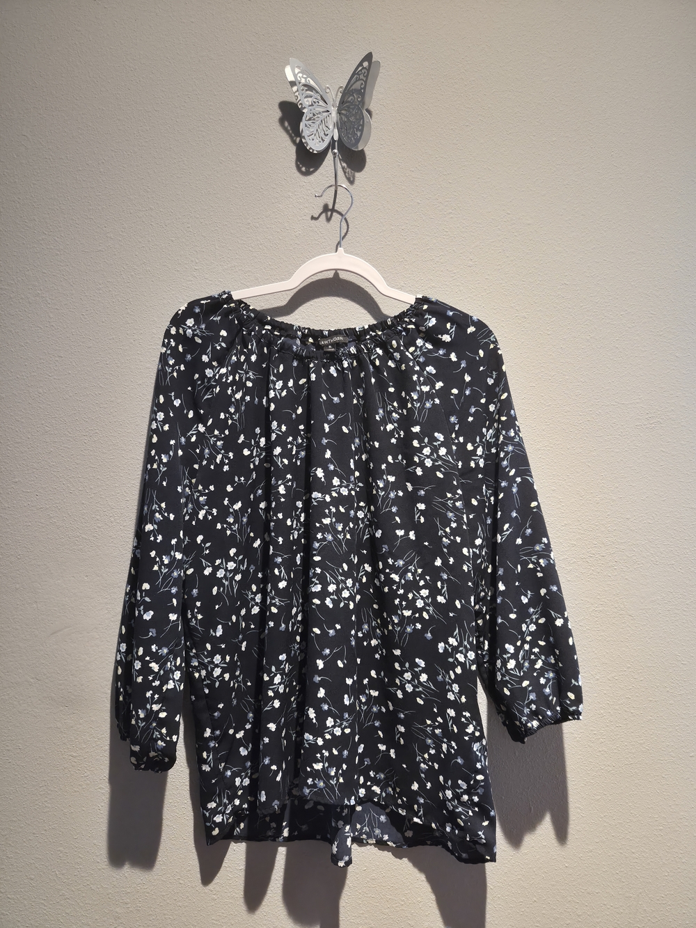 41 Hawthorn Black Floral Off-Shoulder Blouse